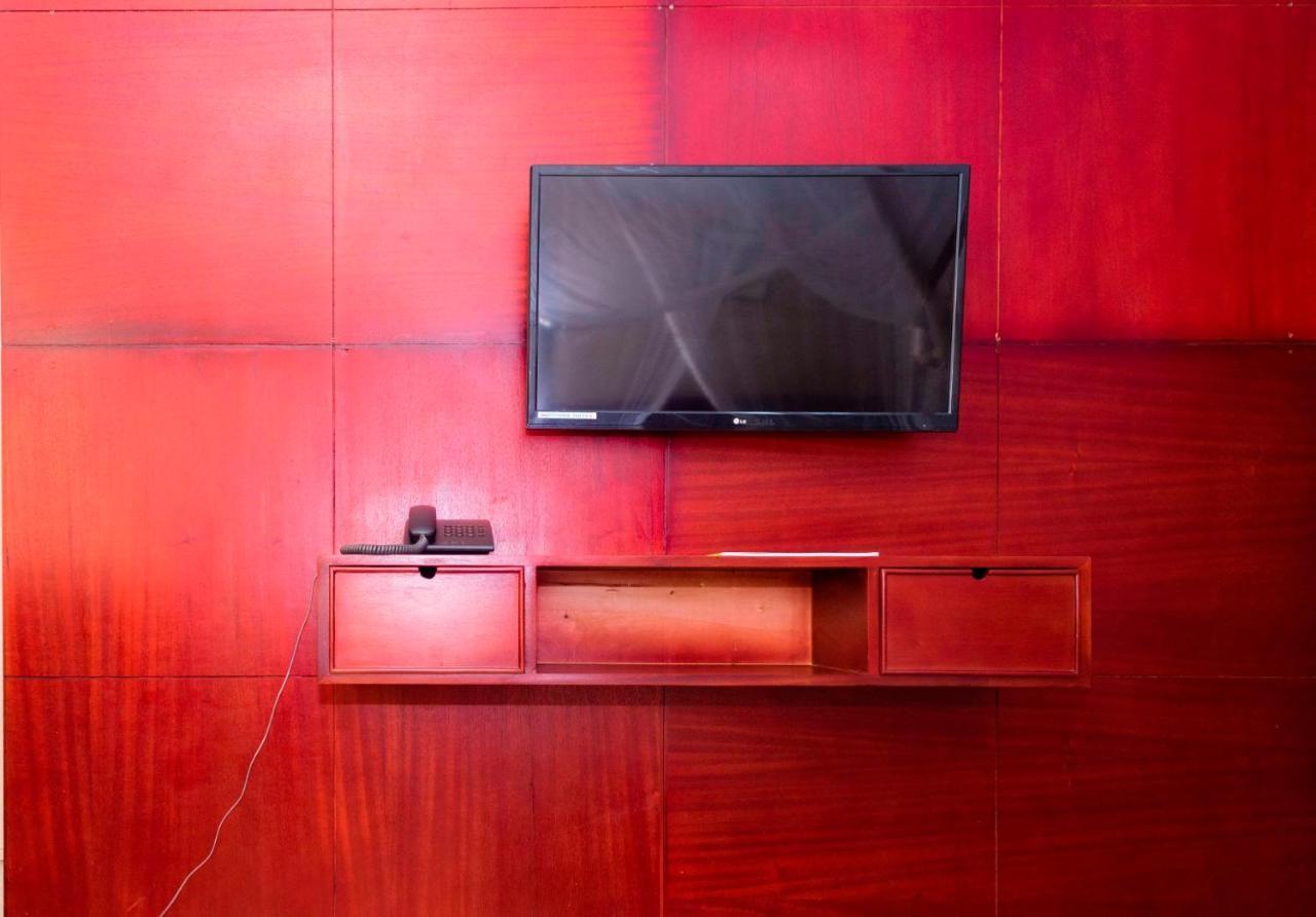 Sapphire Hotel Entebbe Kigo Kajansi Екстер'єр фото
