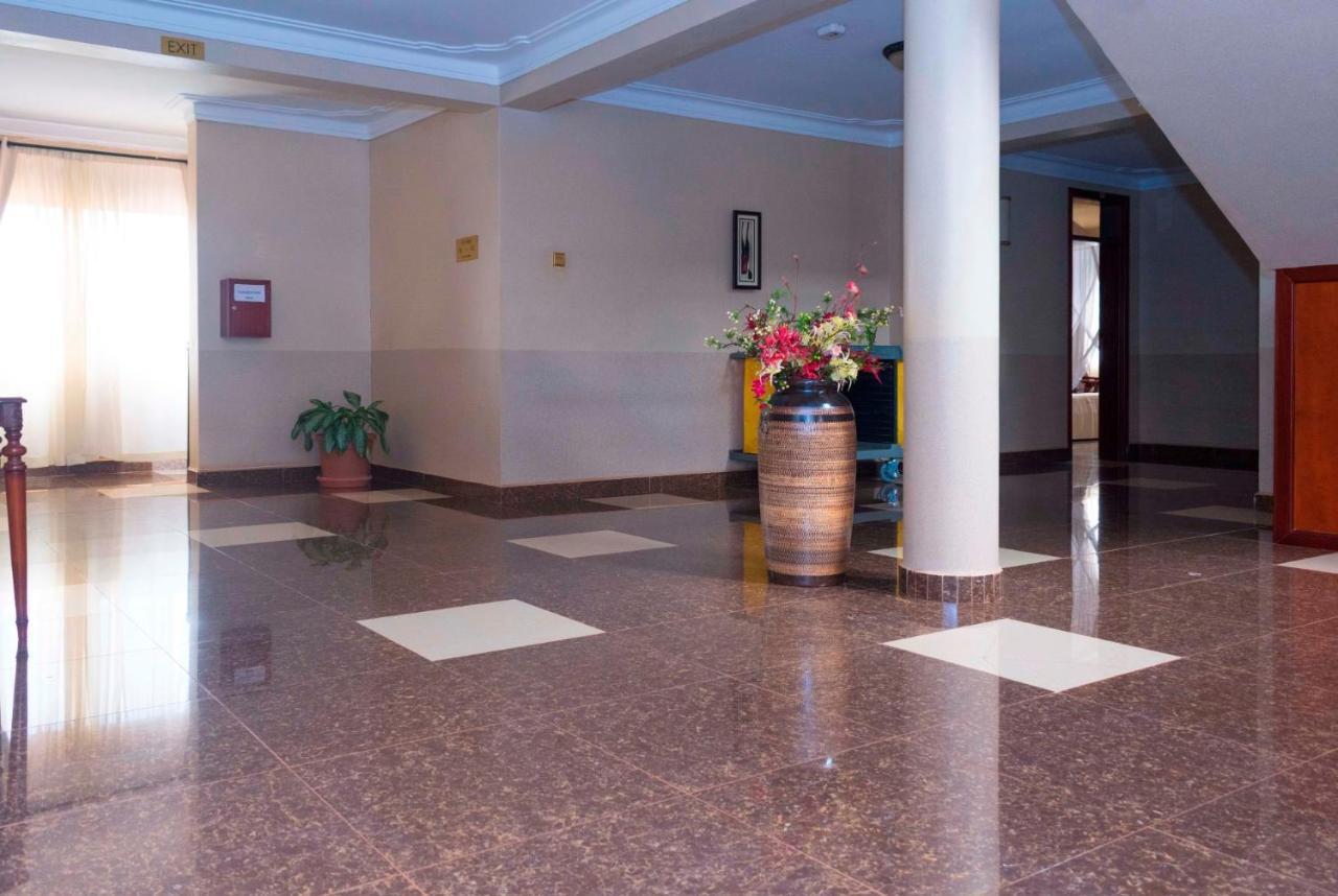 Sapphire Hotel Entebbe Kigo Kajansi Екстер'єр фото