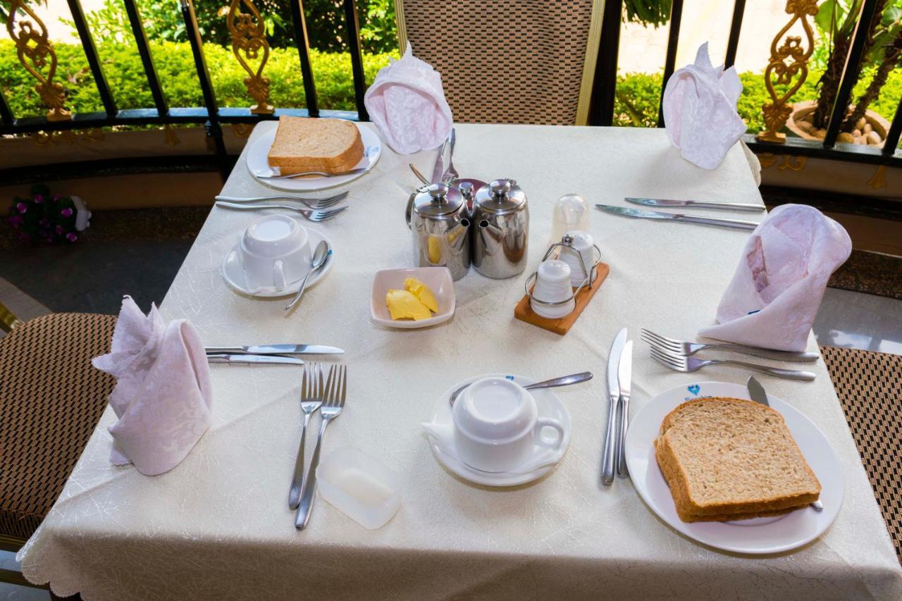 Sapphire Hotel Entebbe Kigo Kajansi Екстер'єр фото
