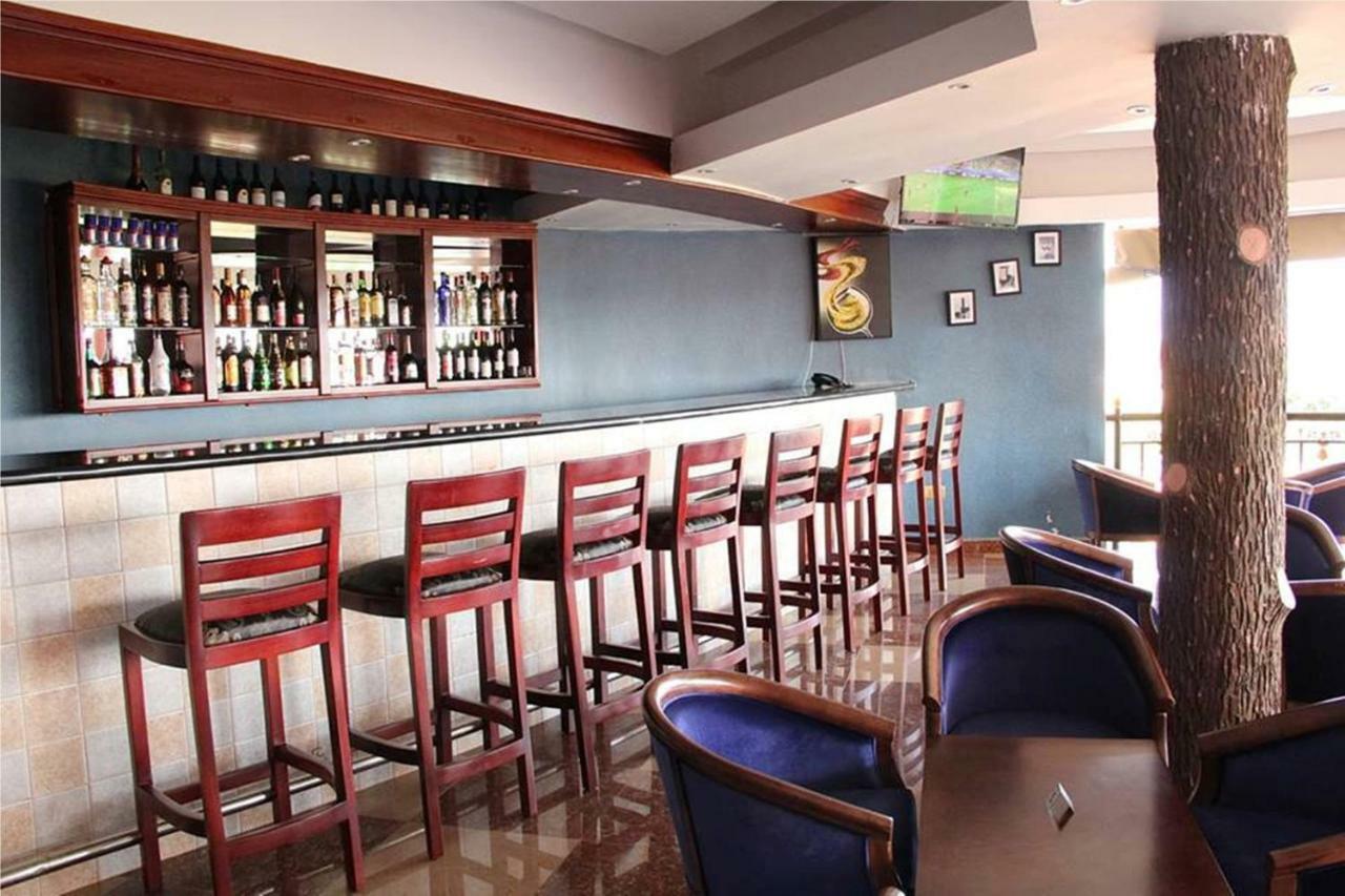 Sapphire Hotel Entebbe Kigo Kajansi Екстер'єр фото