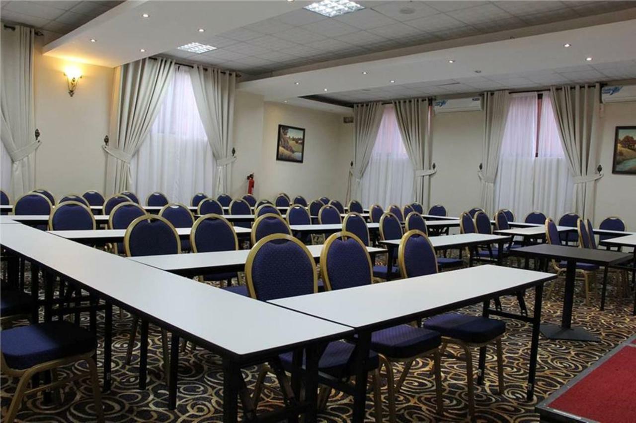 Sapphire Hotel Entebbe Kigo Kajansi Екстер'єр фото