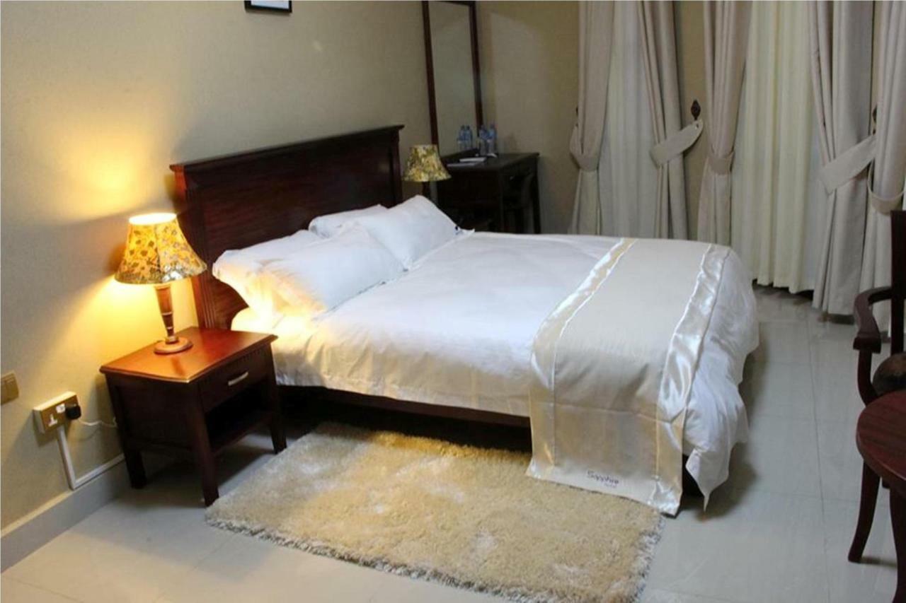 Sapphire Hotel Entebbe Kigo Kajansi Екстер'єр фото