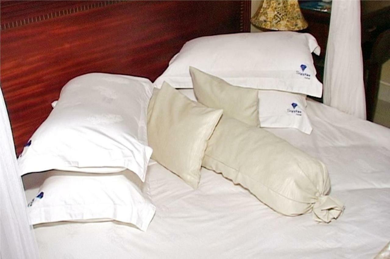 Sapphire Hotel Entebbe Kigo Kajansi Екстер'єр фото